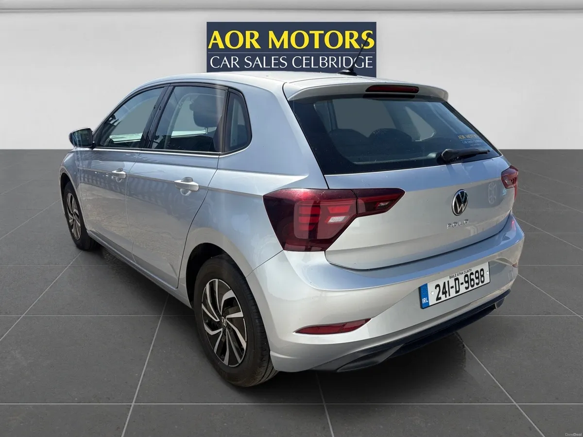 Volkswagen Polo 2024 Life - Image 2