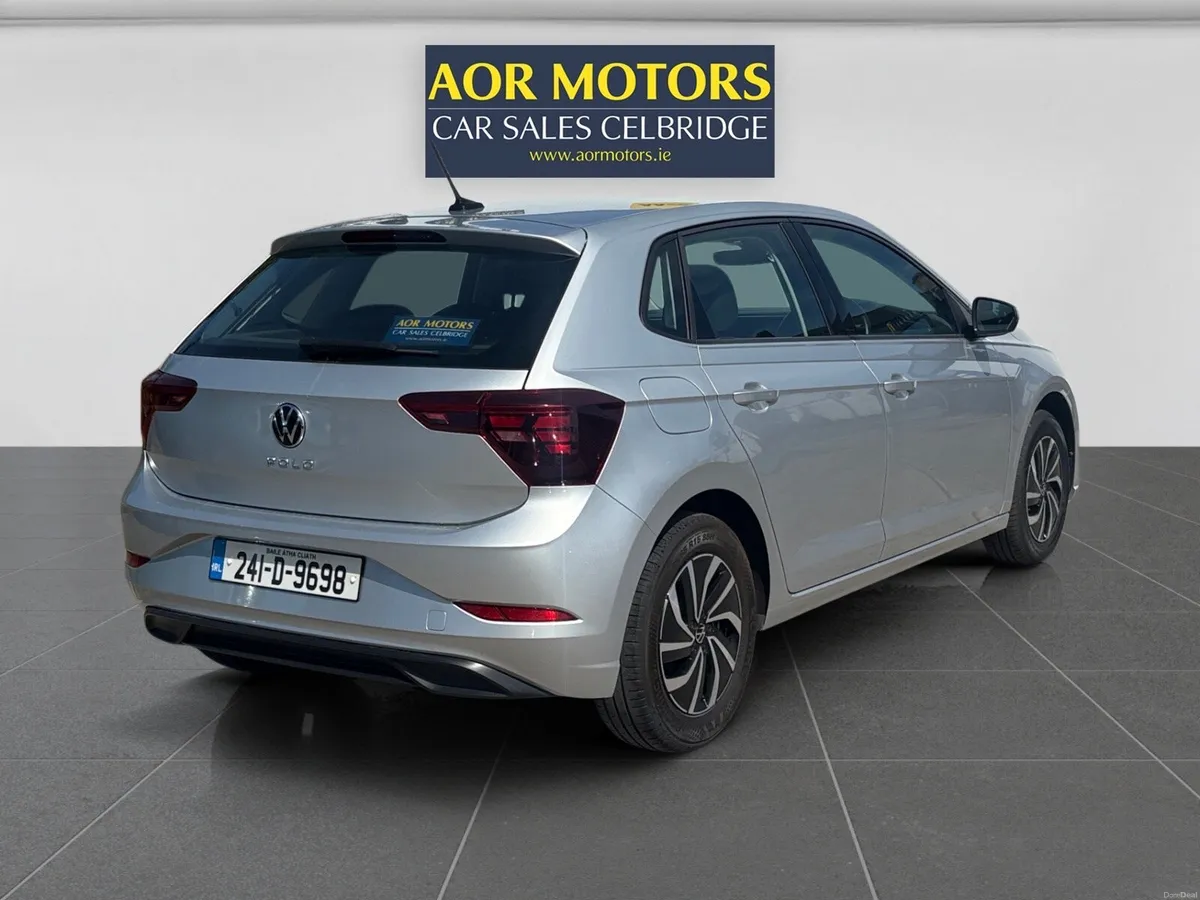 Volkswagen Polo 2024 Life - Image 5