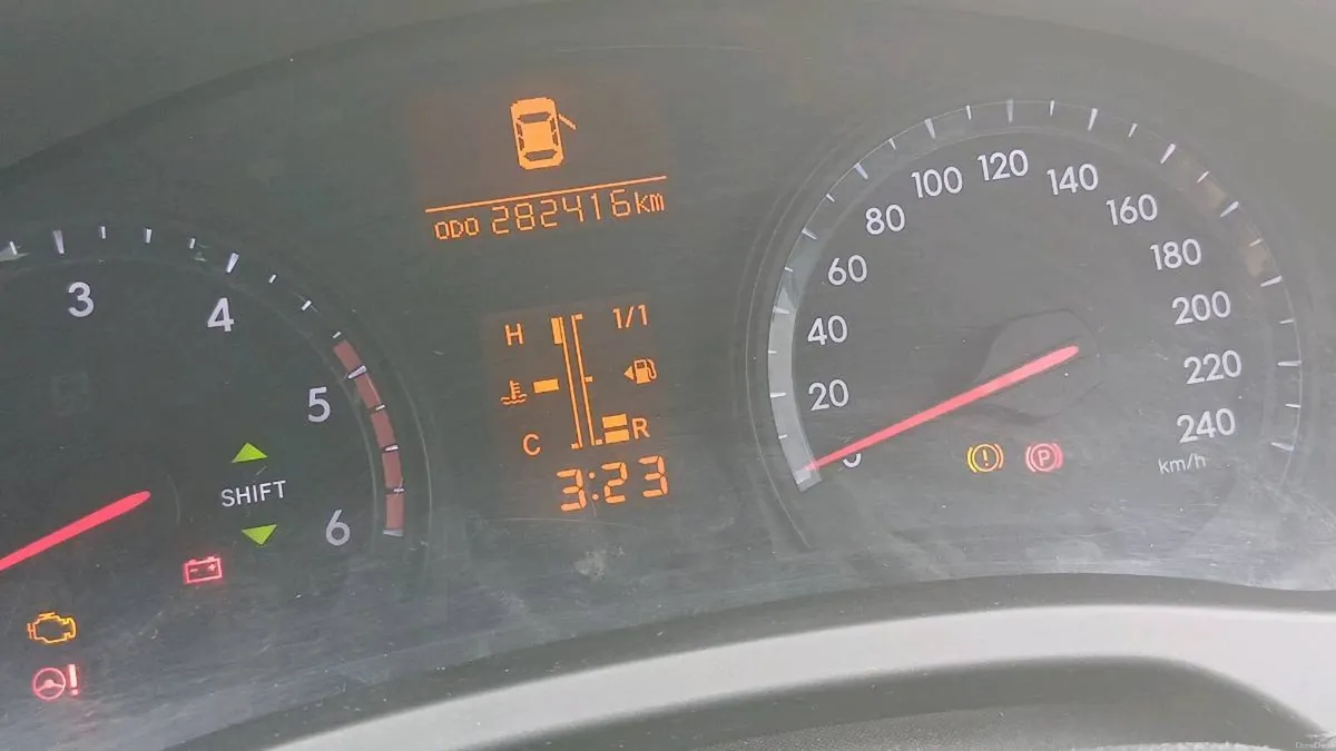 2011 Toyota Avensis - Image 5