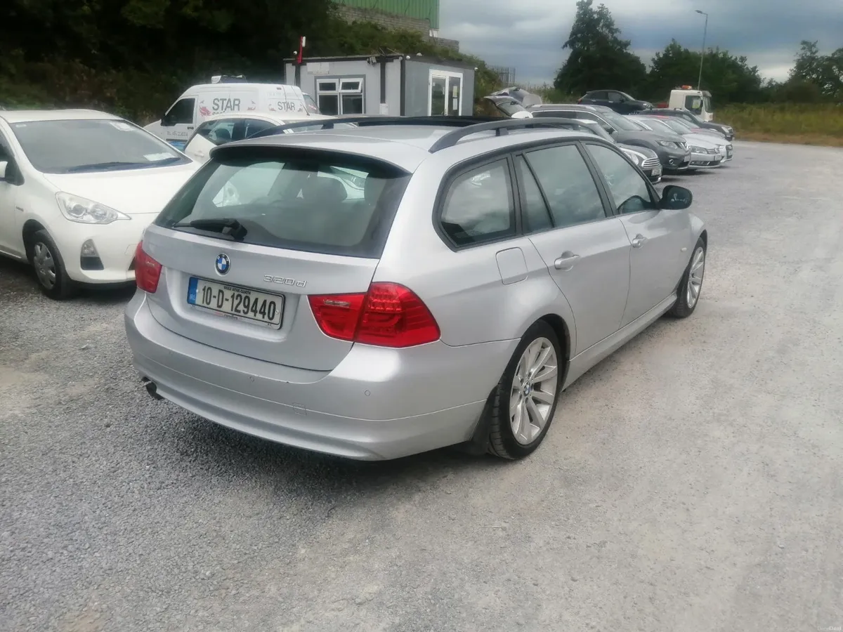 BMW 3-Series 2010 - Image 3