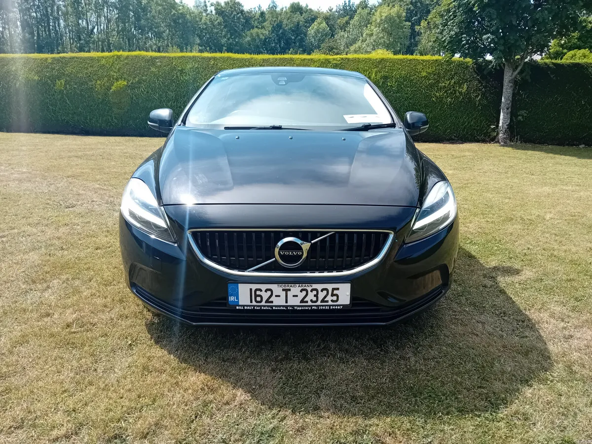 Volvo V40 2016 - Image 2