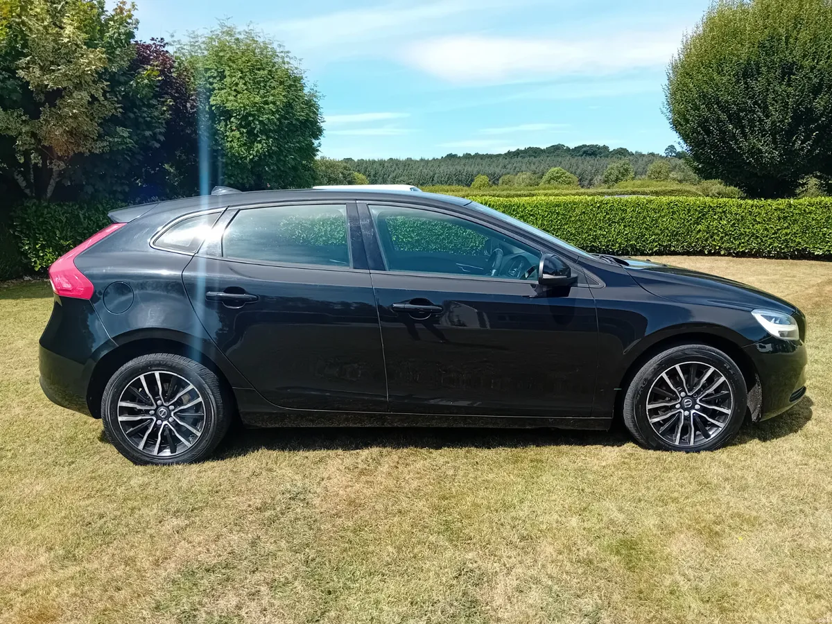 Volvo V40 2016 - Image 3