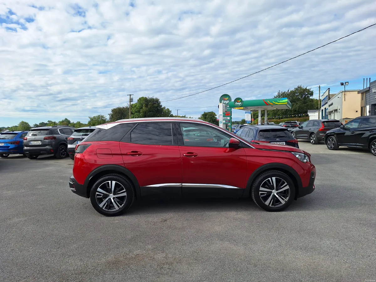 Peugeot 3008 1.5 HDI Allure *High Spec/Half Leathe - Image 2
