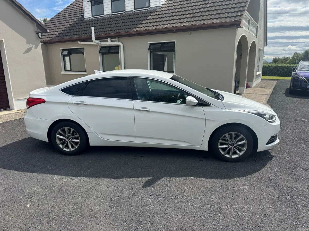 Hyundai i40 1.7 CRDI EXECUTIVE 115bhp - Image 3