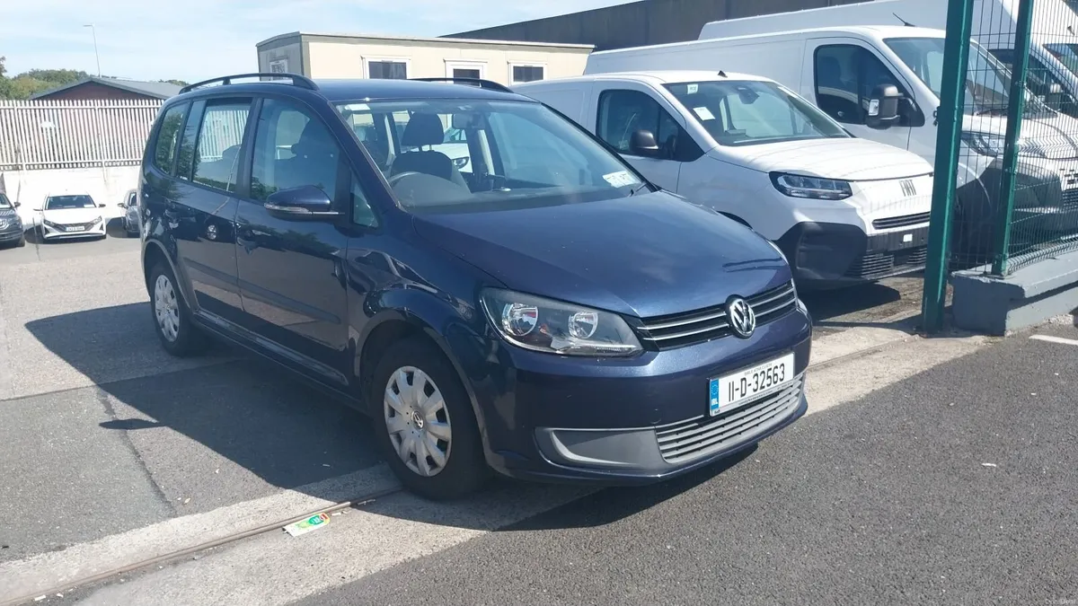 Volkswagen Touran 2011 - Image 3