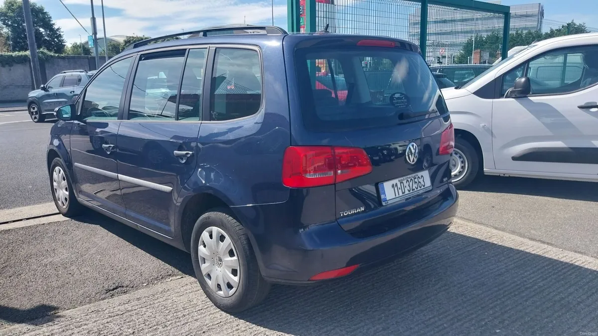 Volkswagen Touran 2011 - Image 5