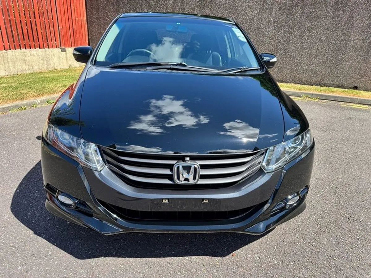 2011 Honda Odyssey - Image 2