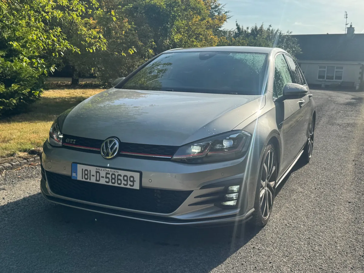 18 Volkswagen Golf GTI AUTOMATIC - Image 2