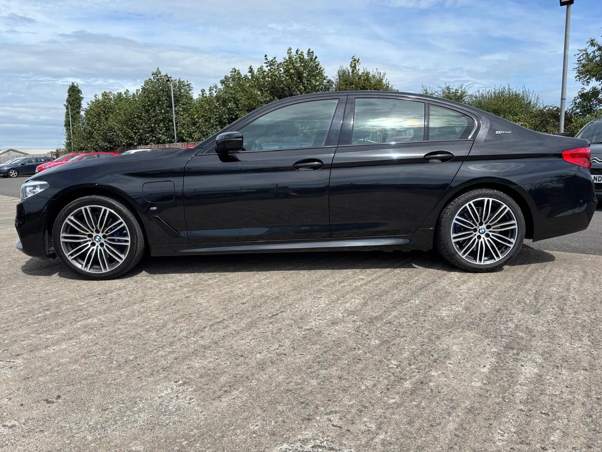 2019 BMW 5-Series 530e Plug In Hybrid LOW MILES - Image 4