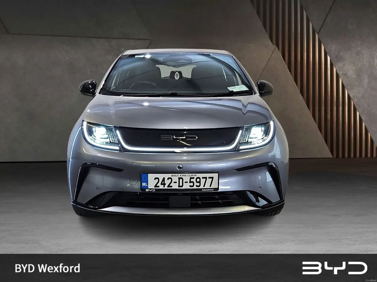 BYD DOLPHIN (deposit taken)60kWh 204PS Comfort (Ti - Image 2