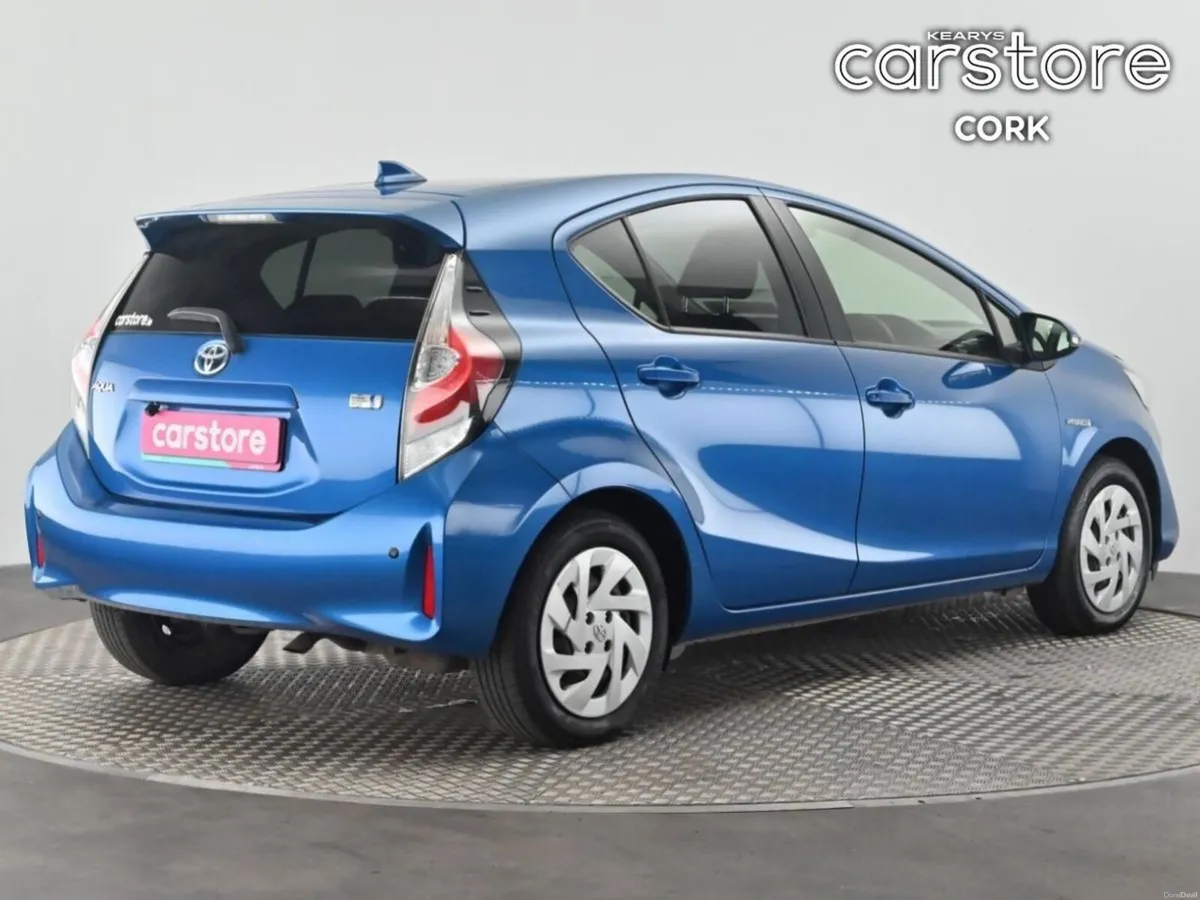 Toyota Aqua 1.8 Hybrid - Image 5