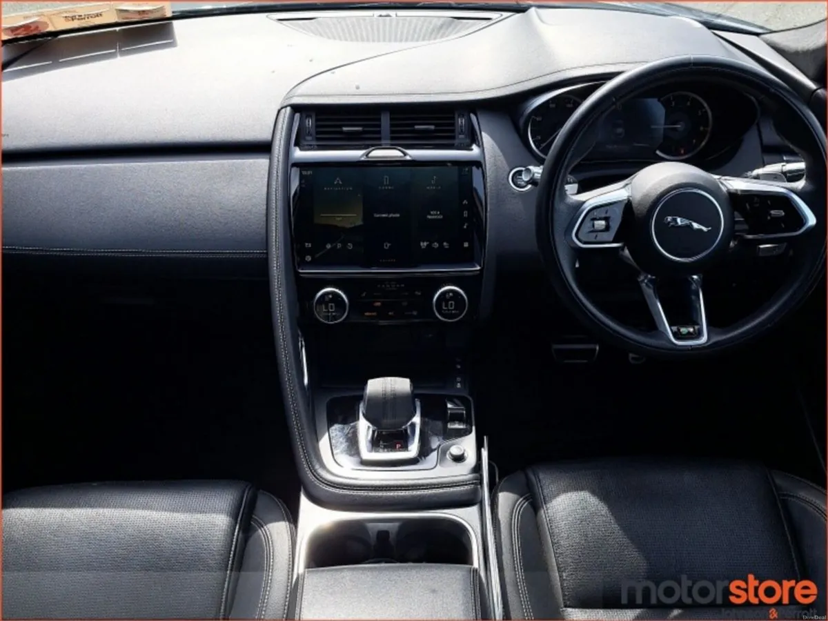 Jaguar E-Pace 1.5 I3 PHEV 300 PS AWD R-Dynamic S - Image 4