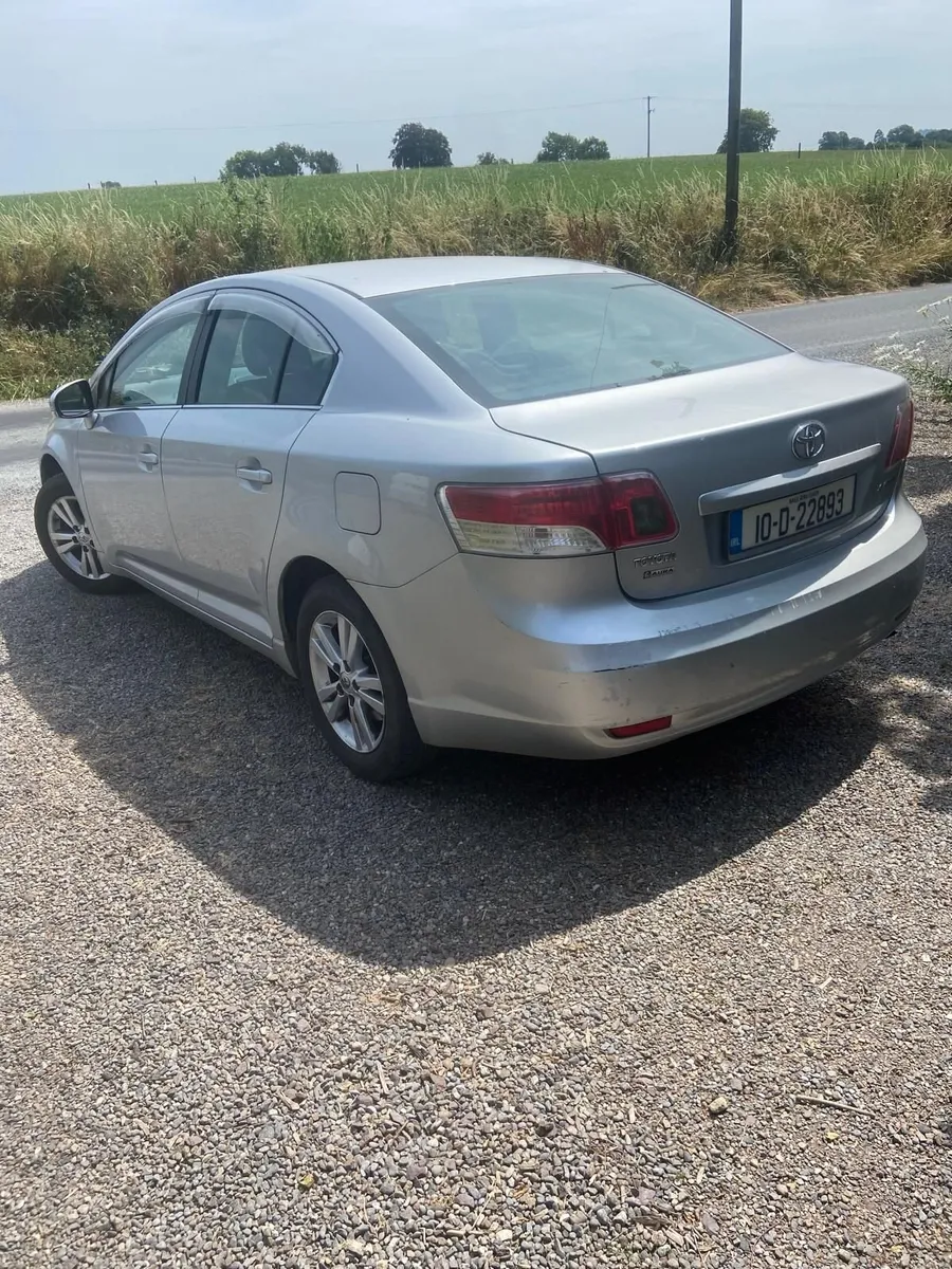 Toyota Avensis 2010 - Image 2