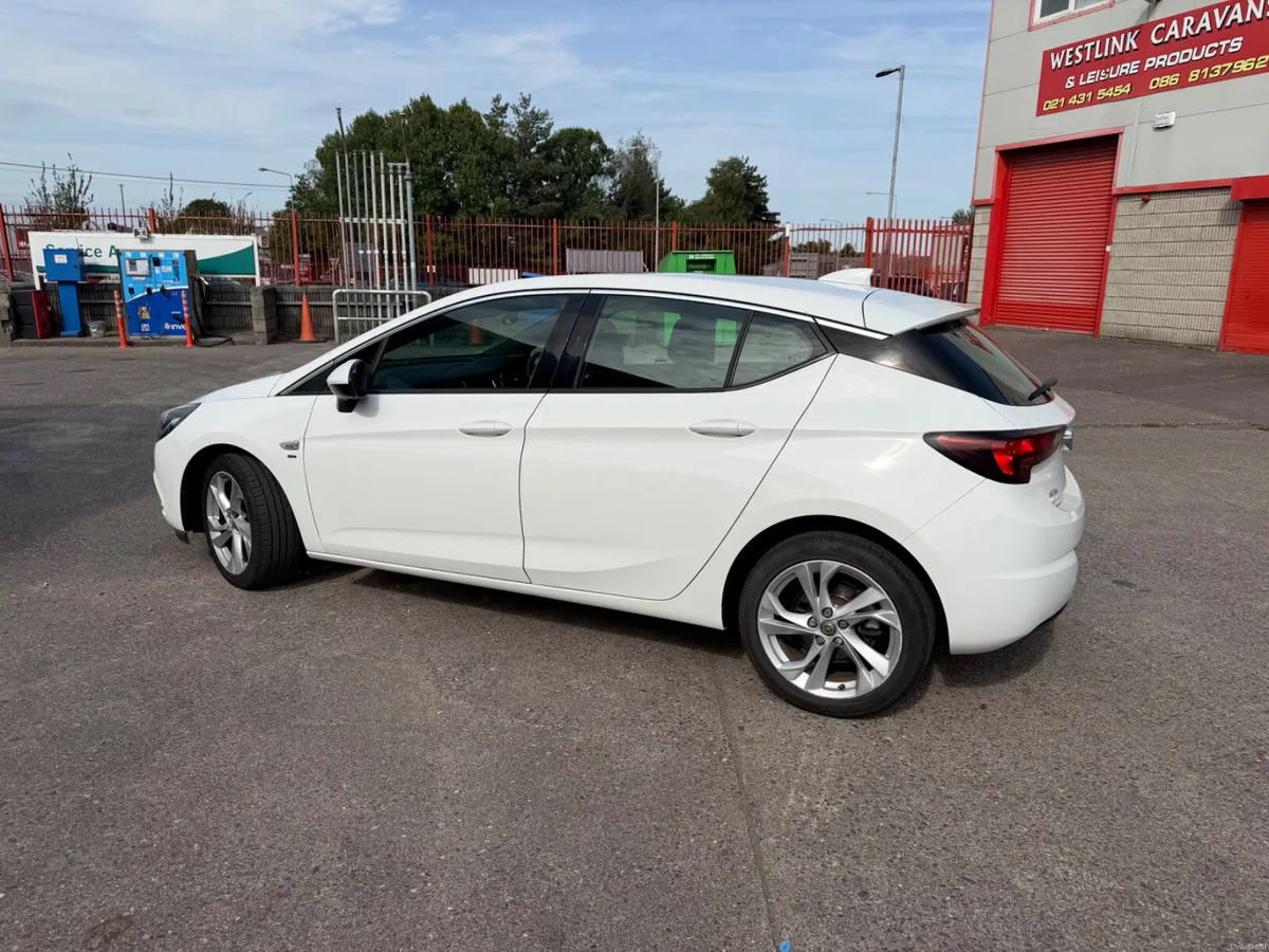 2017 Opel Astra SRI - Image 5