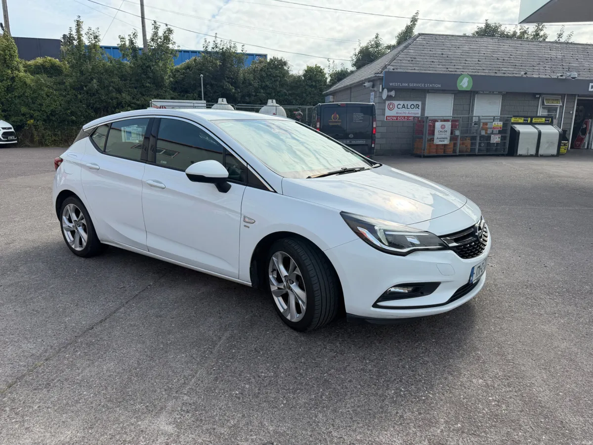 2017 Opel Astra SRI - Image 2