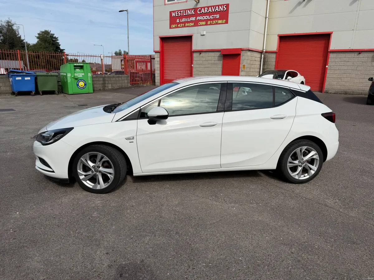 2017 Opel Astra SRI - Image 4