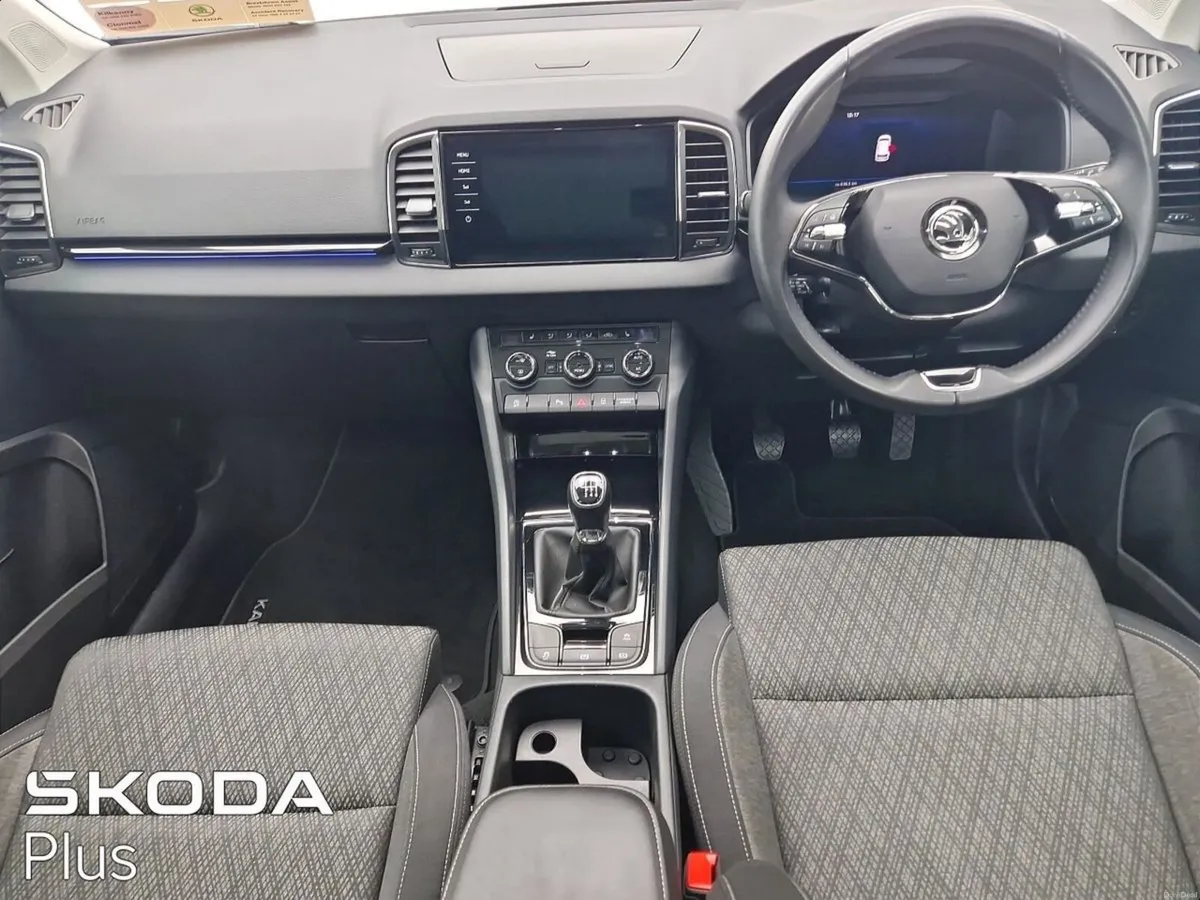 Skoda Karoq STYLE 2.0TDI 115HP *PANORAMIC SUNROOF* - Image 2