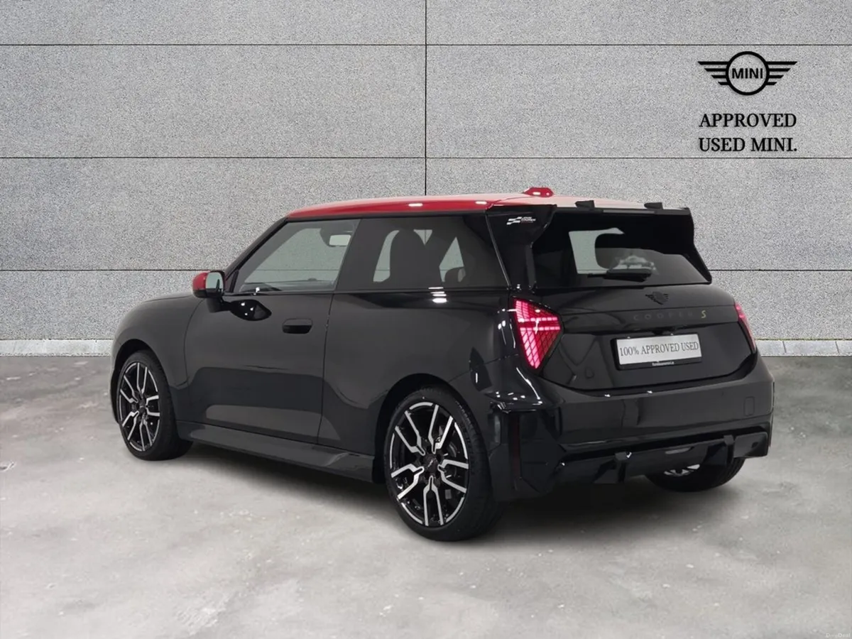 Mini Cooper Cooper SE - Image 2