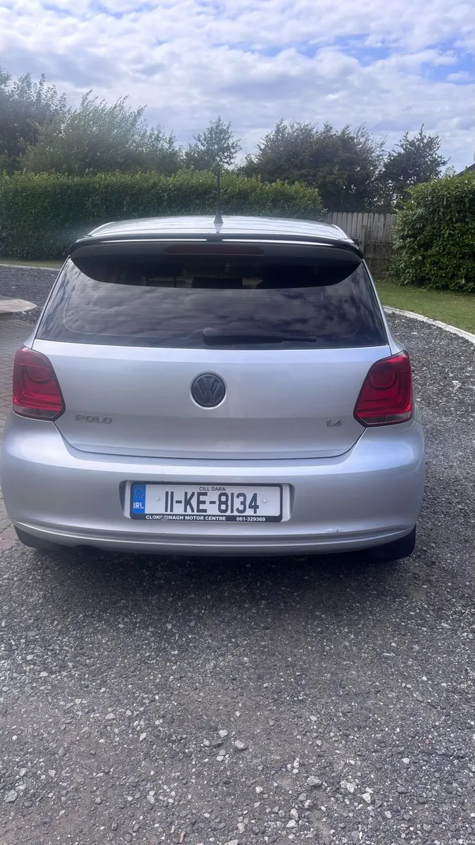 Volkswagen polo 1.4L petrol manual - Image 6