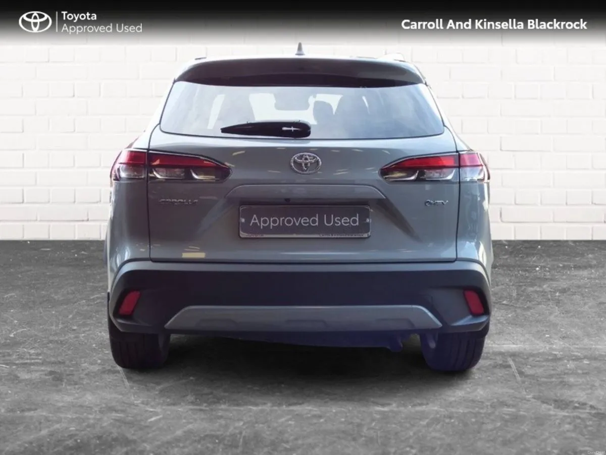 Toyota Corolla Cross Hybrid Sol - Image 4