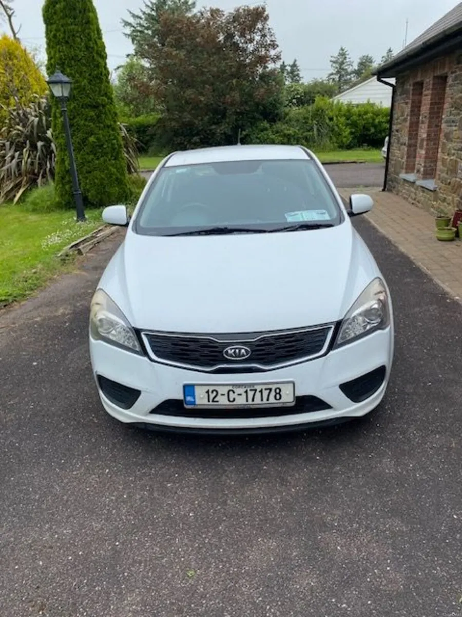 Kia Ceed 2012 - Image 2