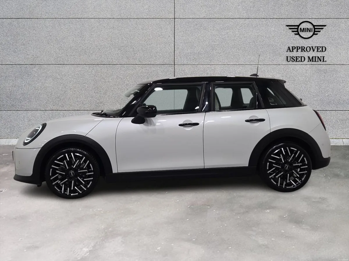 Mini Cooper Cooper C 5 Door - Image 3
