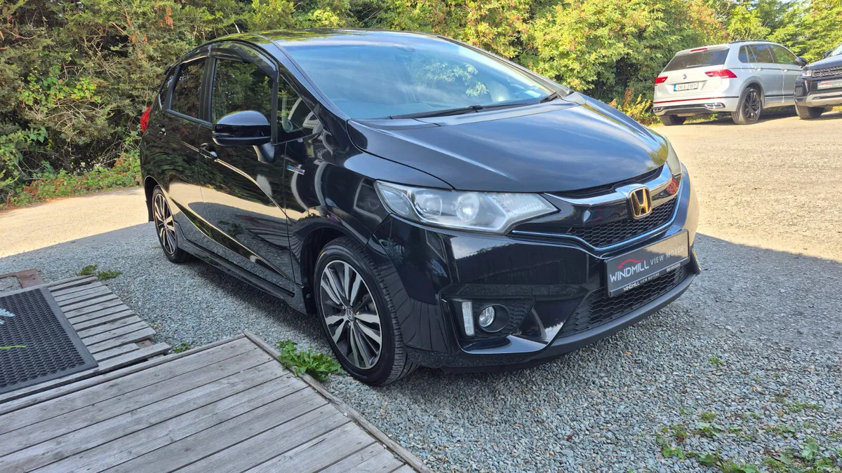 Honda Fit 1.5 Hybrid Auto 2017 - Image 2