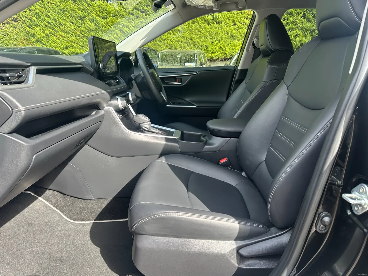 Toyota RAV4 Hybrid Sol - Image 5