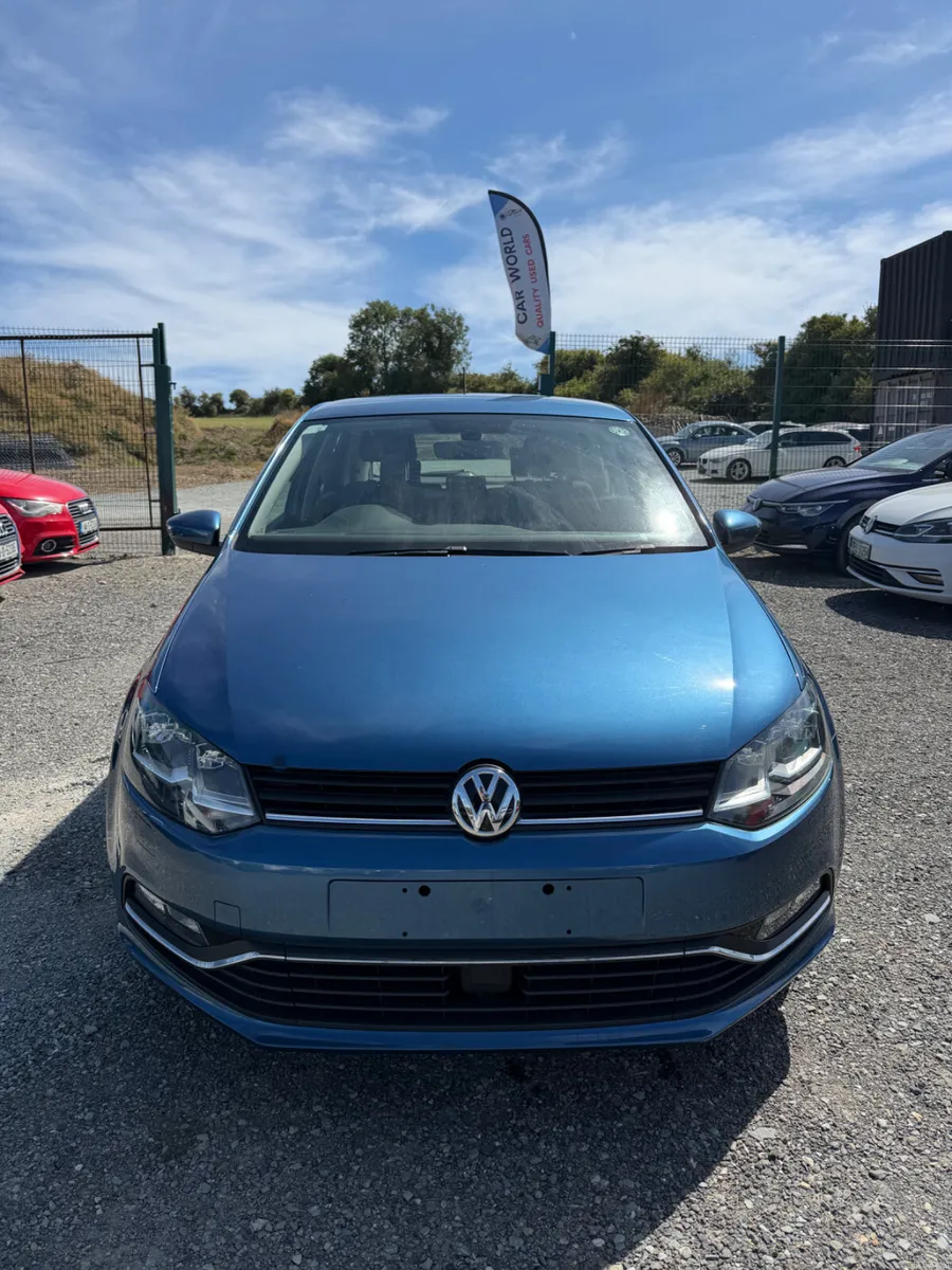 Volkswagen Polo 2017 Blue - Image 1