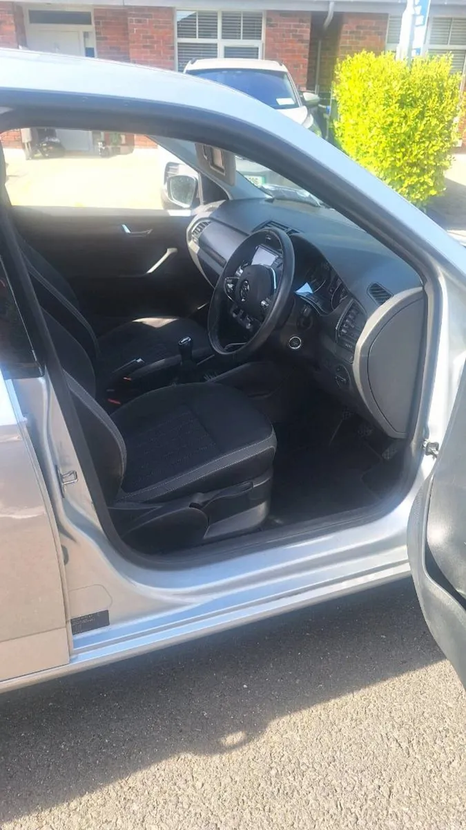 Skoda Fabia 1.0L 95HP, low kms - Image 6