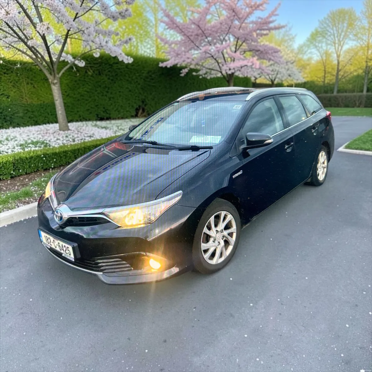 2018 Toyota Auris Hybrid Luna Touring Sports - Image 6
