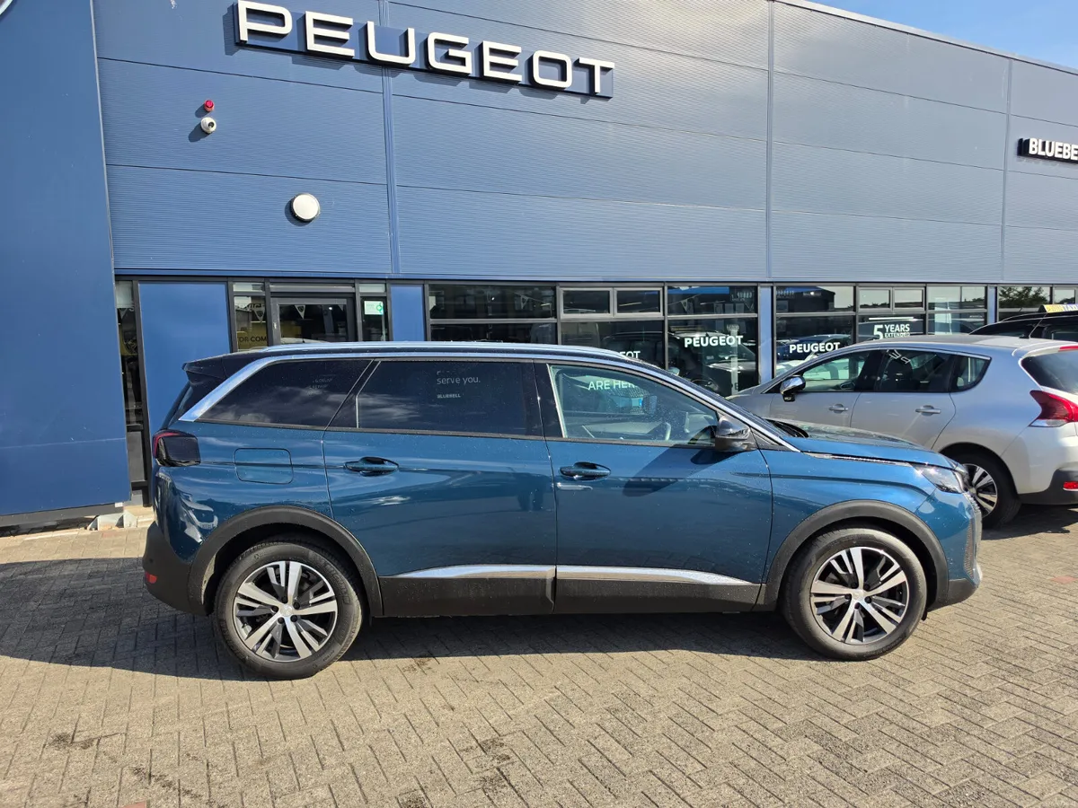Peugeot 5008 2023 - Image 3