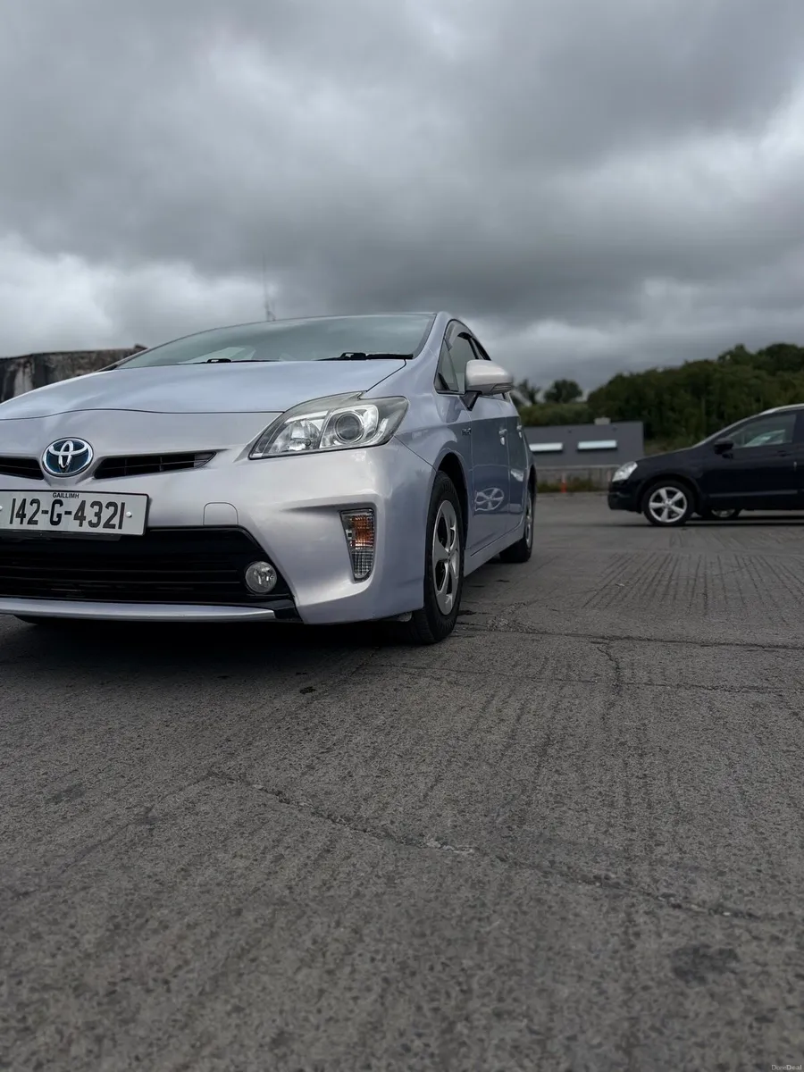 2014 Toyota Prius 1.8 Hybrid |122k km - Image 2