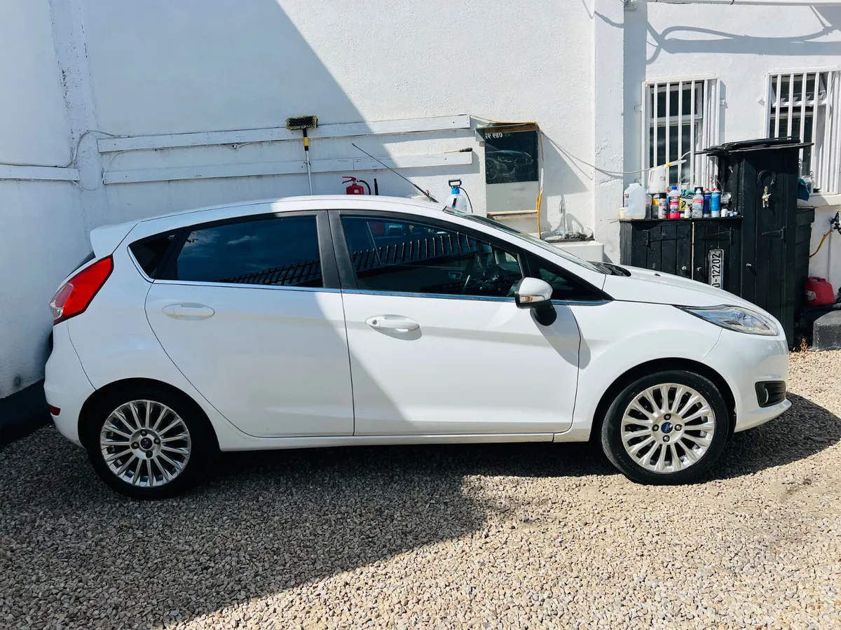 2015 Ford Fiesta 1.5 Tdci Titanium - Image 6