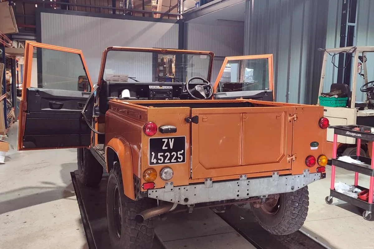 Land Rover LR 90 (defender) 1984 - Image 5