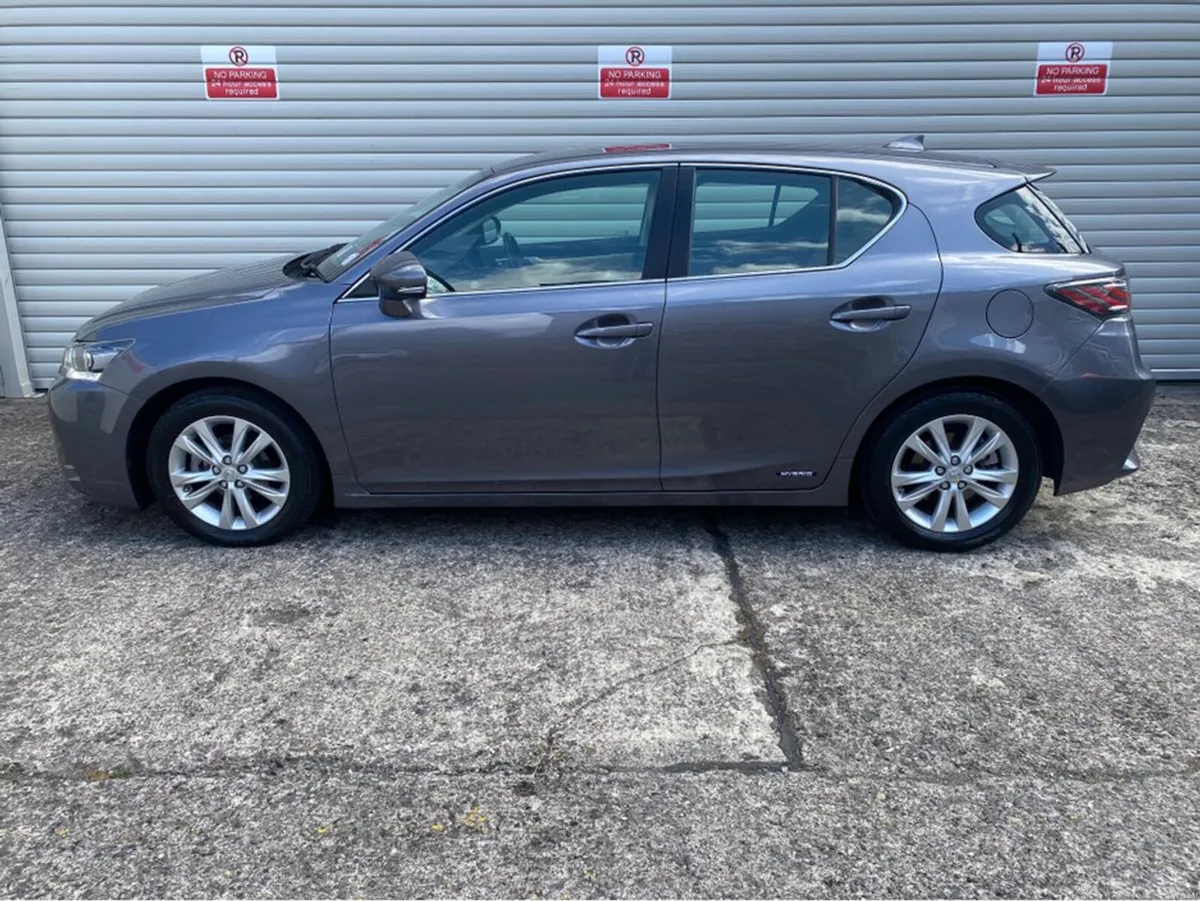 Lexus CT Hybrid EXECUTIVE @Waltons Garage Ranelagh - Image 4