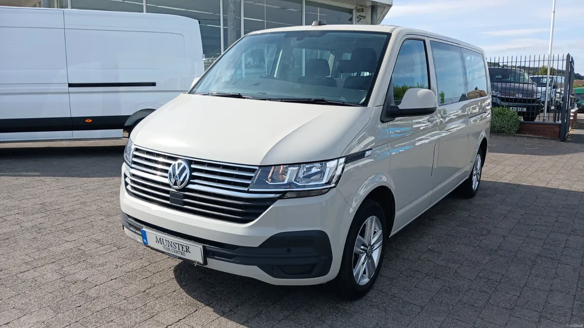 2022 VW SHUTTLE 9 SEAT,AUTO LWB IMMACULATE/ RARE - Image 2