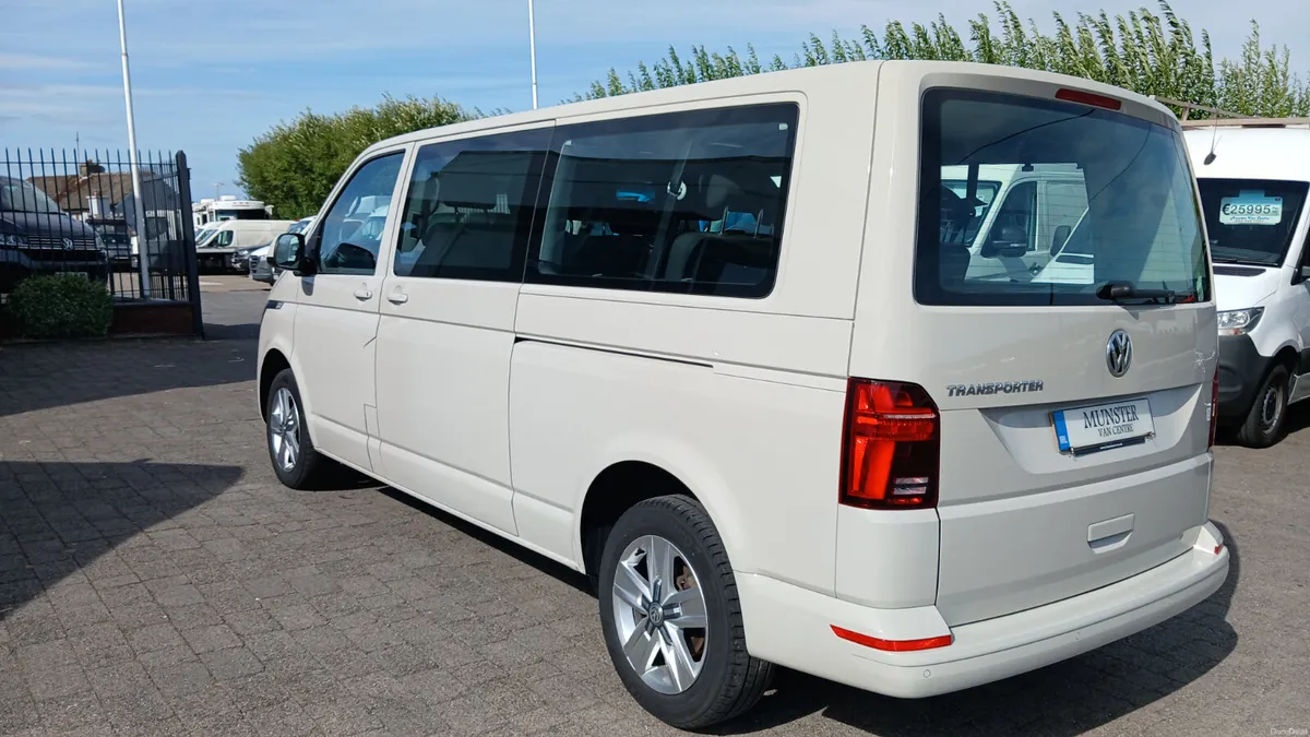 2022 VW SHUTTLE 9 SEAT,AUTO LWB IMMACULATE/ RARE - Image 6