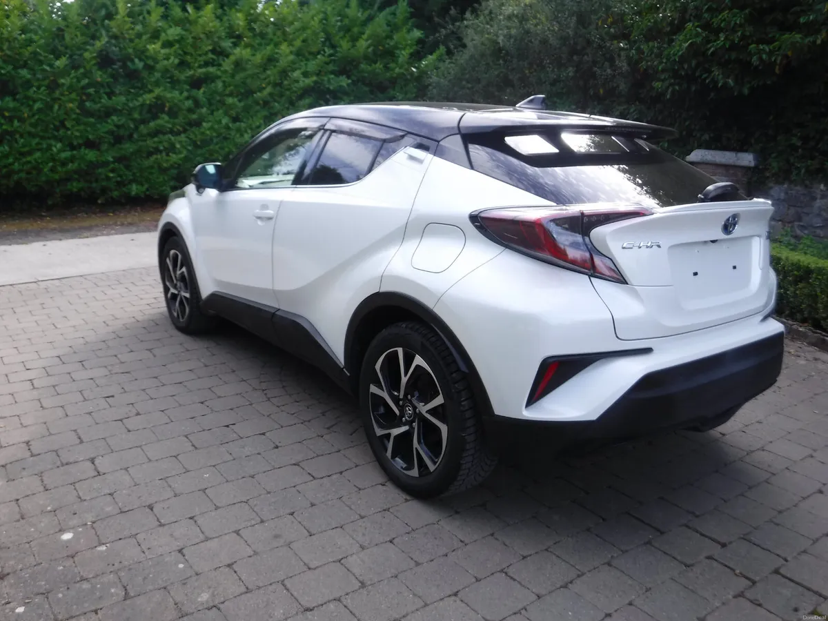 TOYOTA C-HR 1.8 AUTO HYBRID HIGH SPEC - Image 4