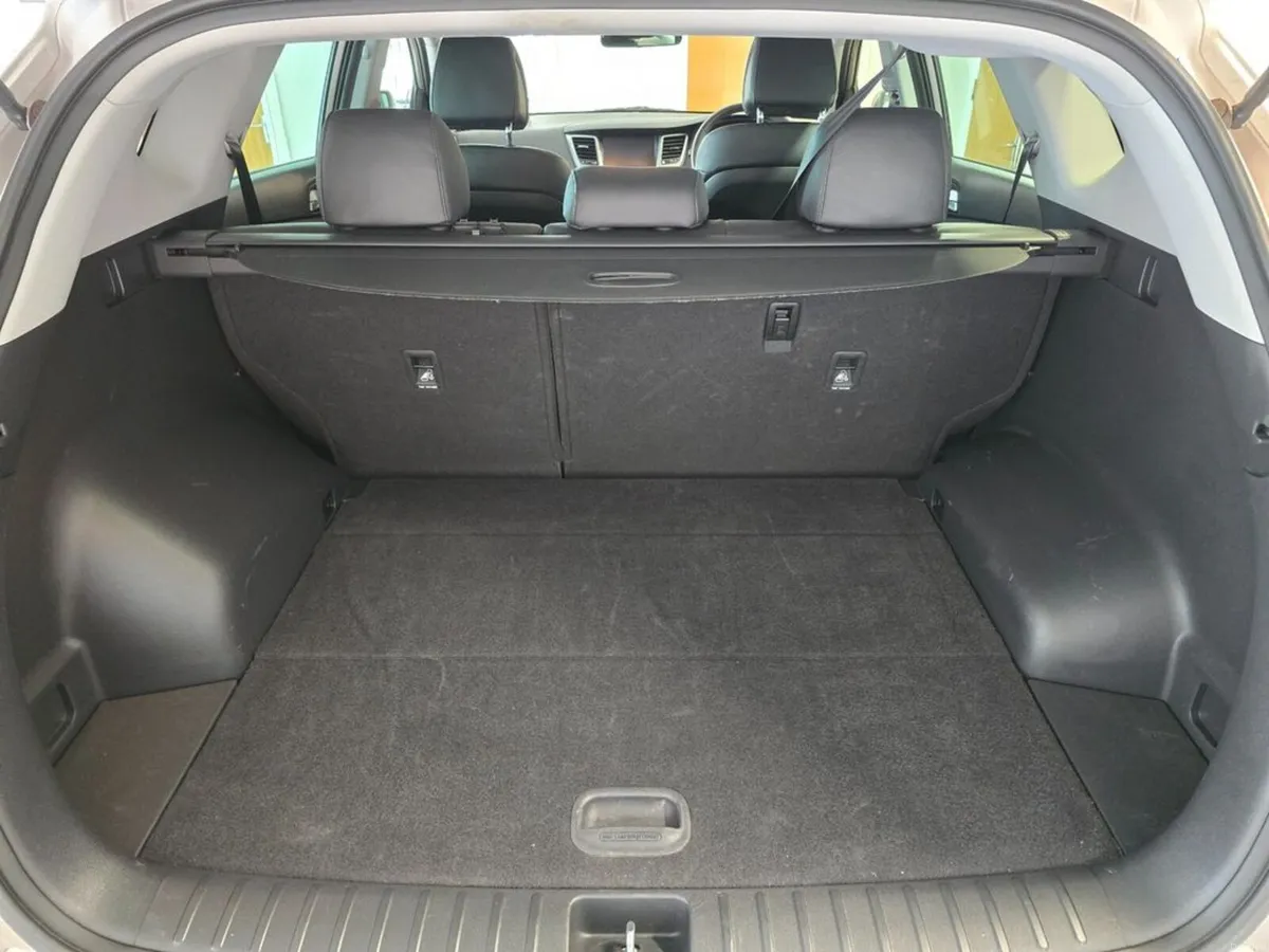 Hyundai Tucson Executive SE Diesel * Best Spec * - Image 6