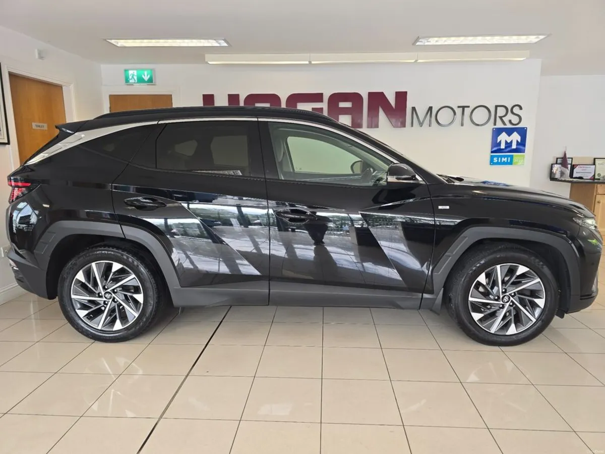 Hyundai Tucson Premium Plus Diesel Hybrid Automati - Image 3