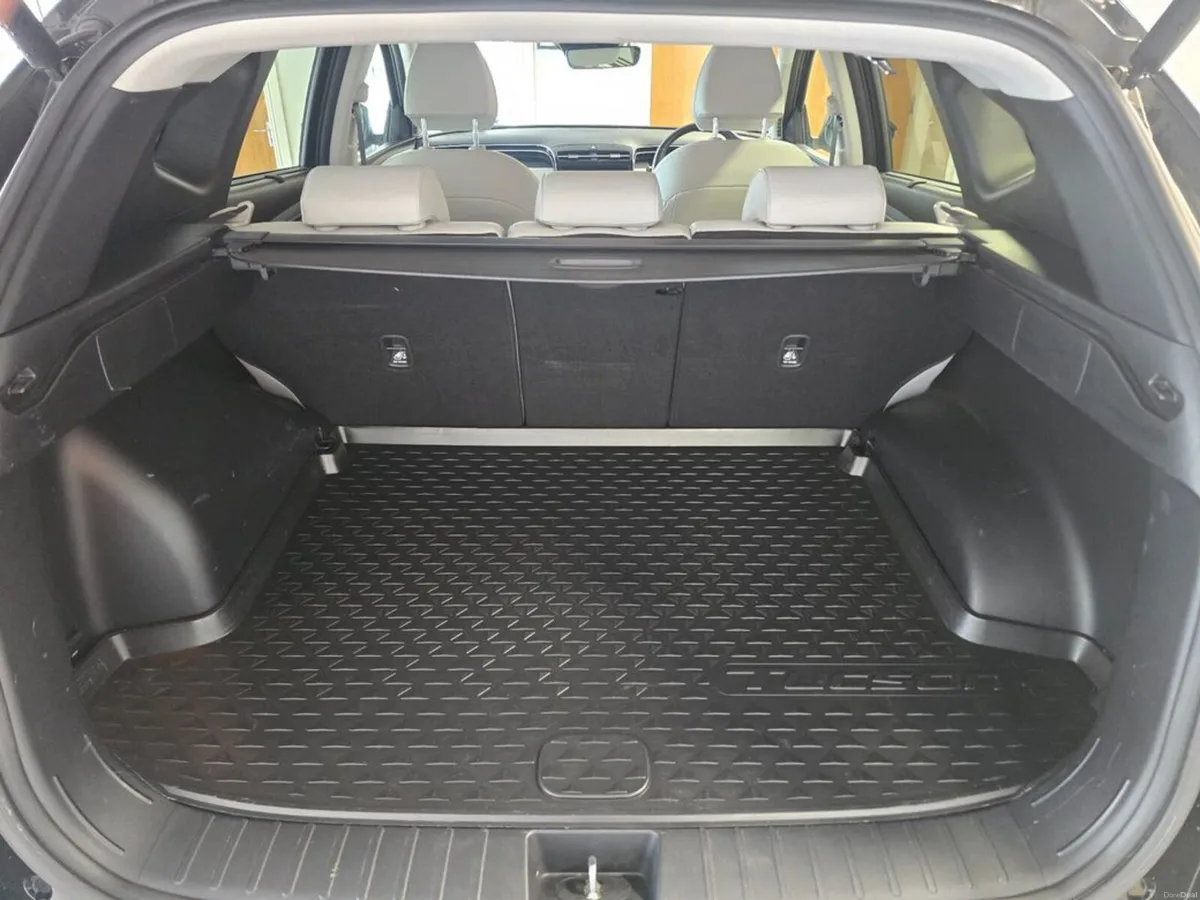 Hyundai Tucson Premium Plus Diesel Hybrid Automati - Image 6