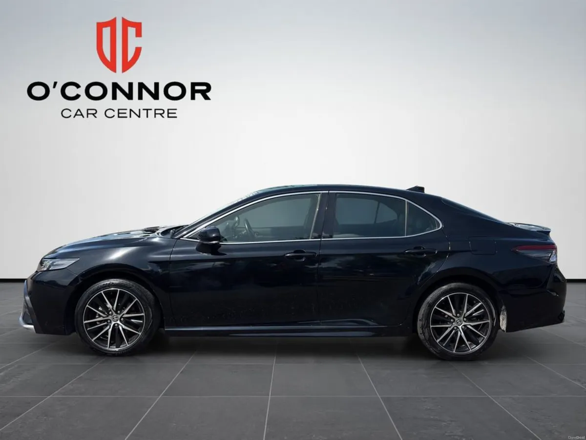 Toyota Camry WS SPEC Luxury features, hybrid savin - Image 3