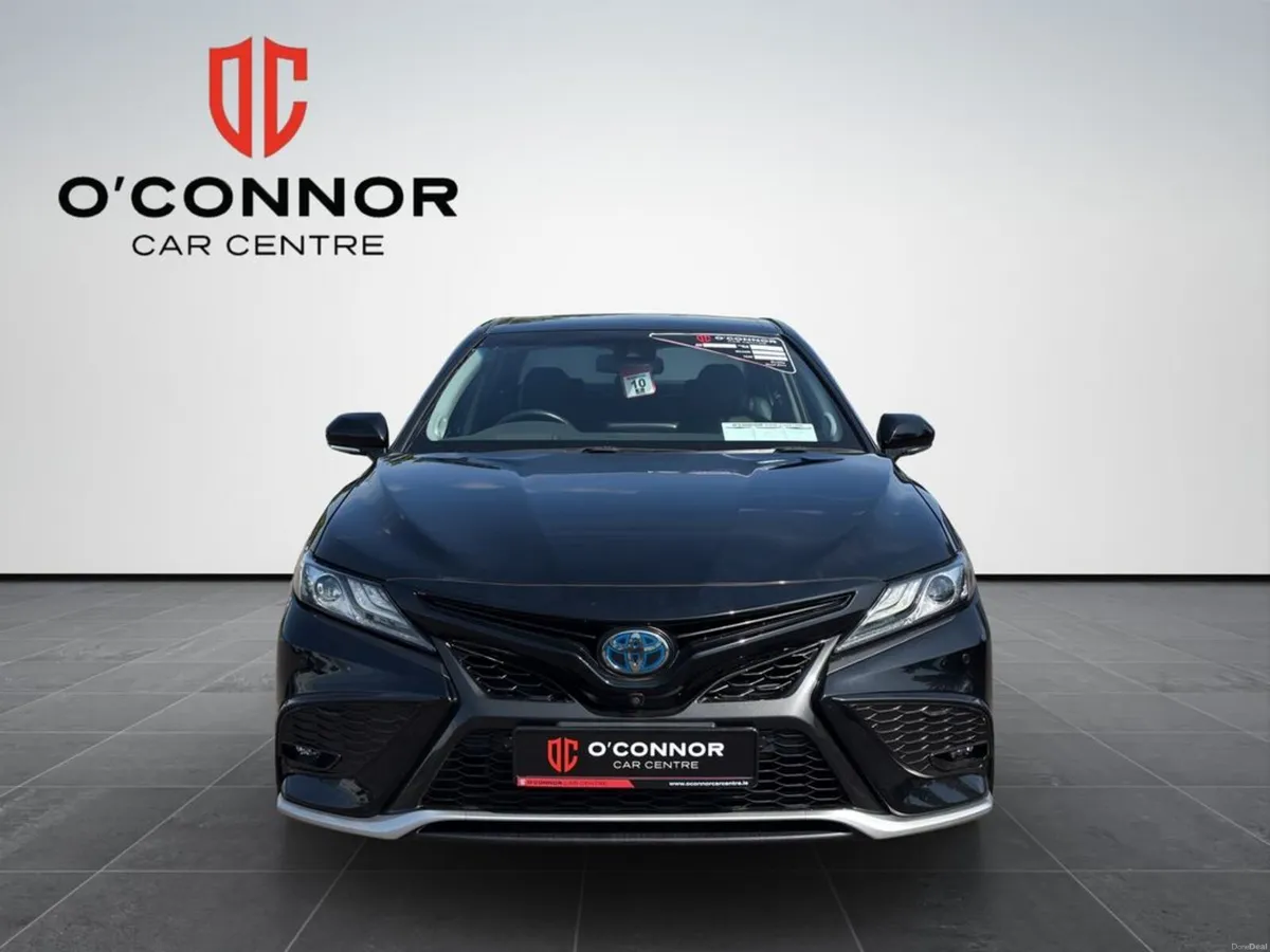Toyota Camry WS SPEC Luxury features, hybrid savin - Image 2