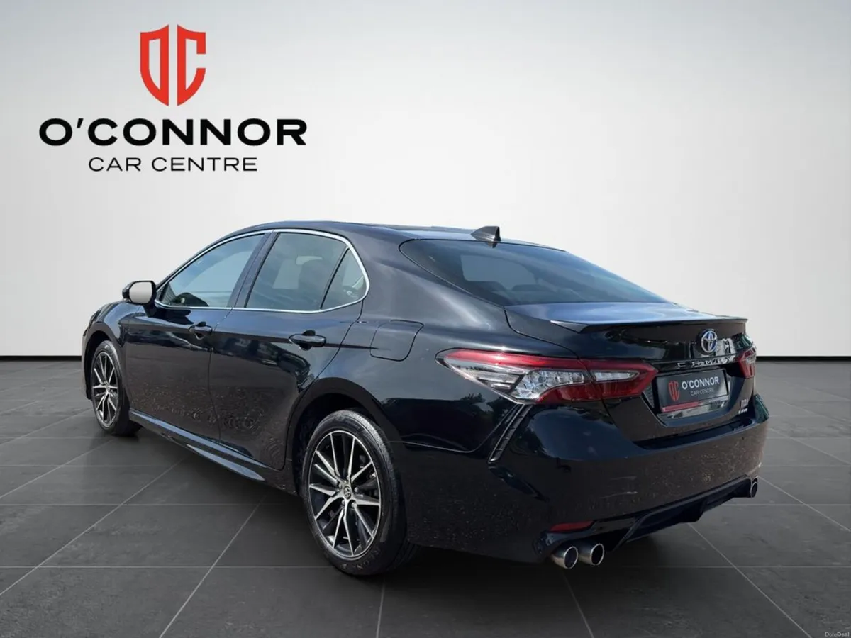 Toyota Camry WS SPEC Luxury features, hybrid savin - Image 4