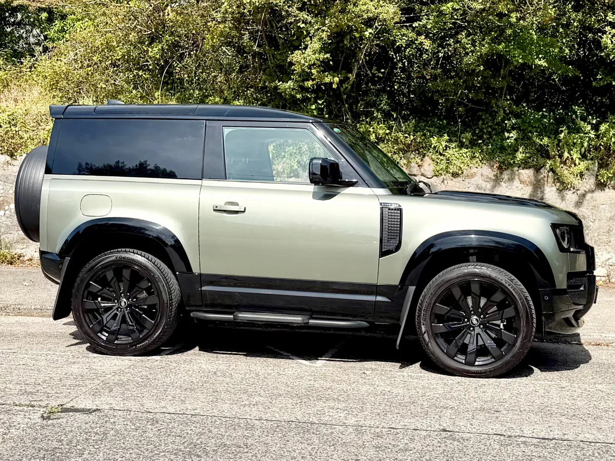 Land Rover Defender2024!!3.0D HARDTOP!!ONLY22K-KM - Image 3
