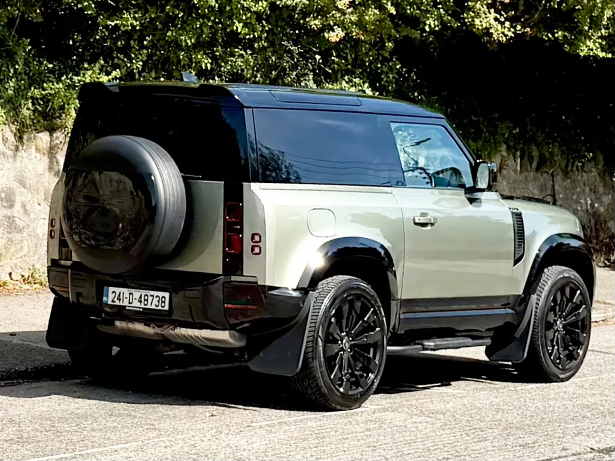 Land Rover Defender2024!!3.0D HARDTOP!!ONLY22K-KM - Image 6