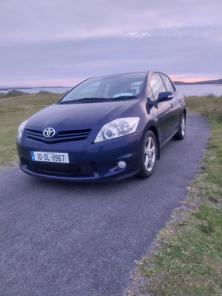 Toyota Auris 2010 - Image 1