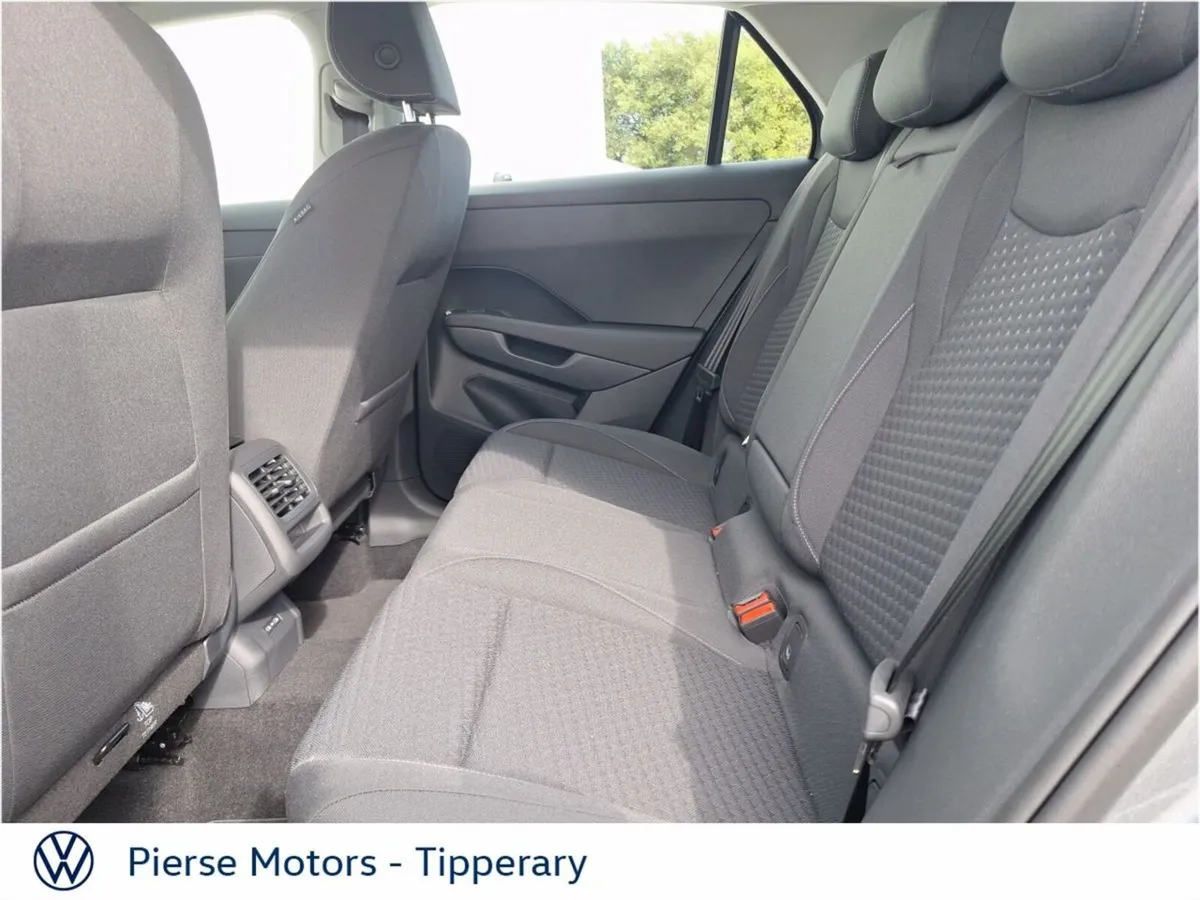 Volkswagen T-Roc LIFE 1.5TSI 116HP MHEV - Image 6