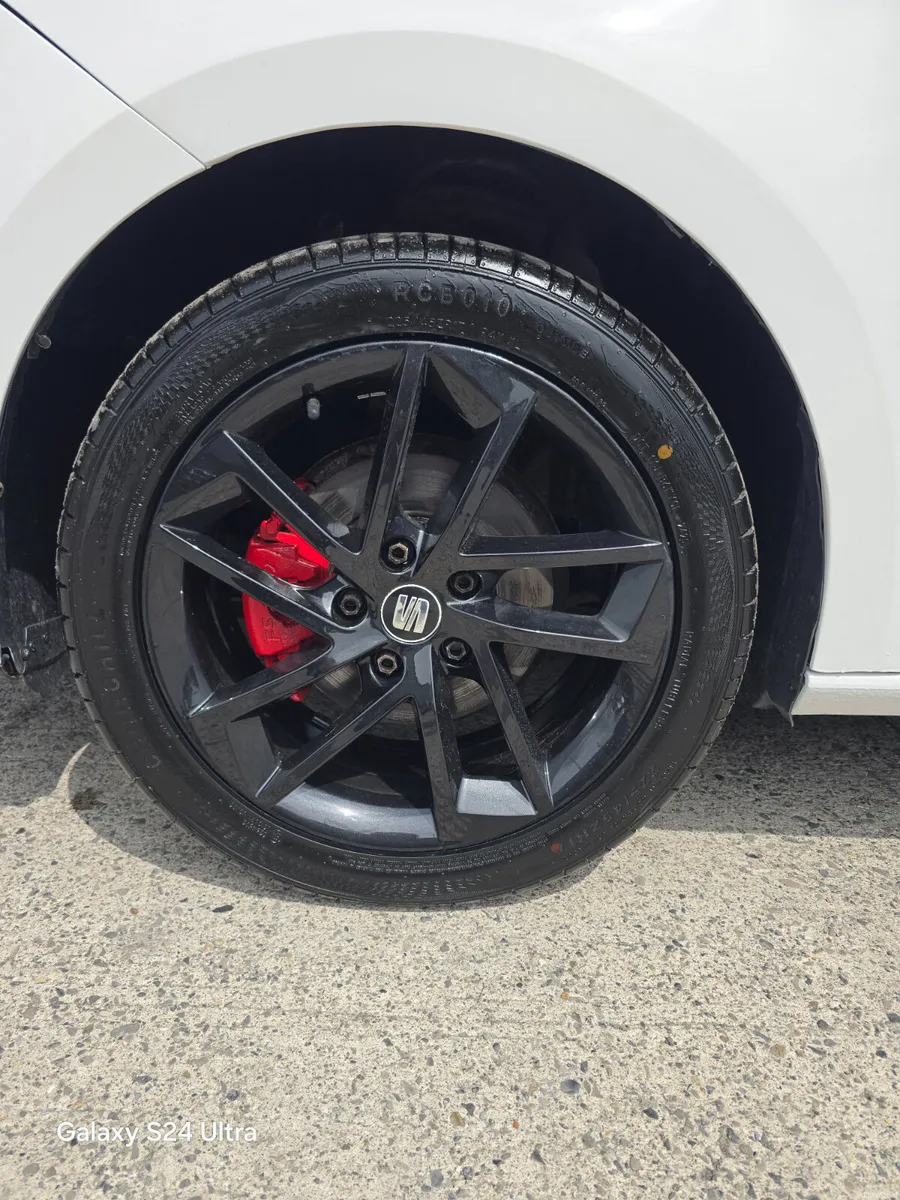 SEAT Leon 1.6 tdi ST 2015 MINT CONDITION - Image 5